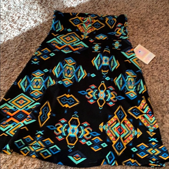 Dresses & Skirts - LuLaRoe NWT Medium Skirt